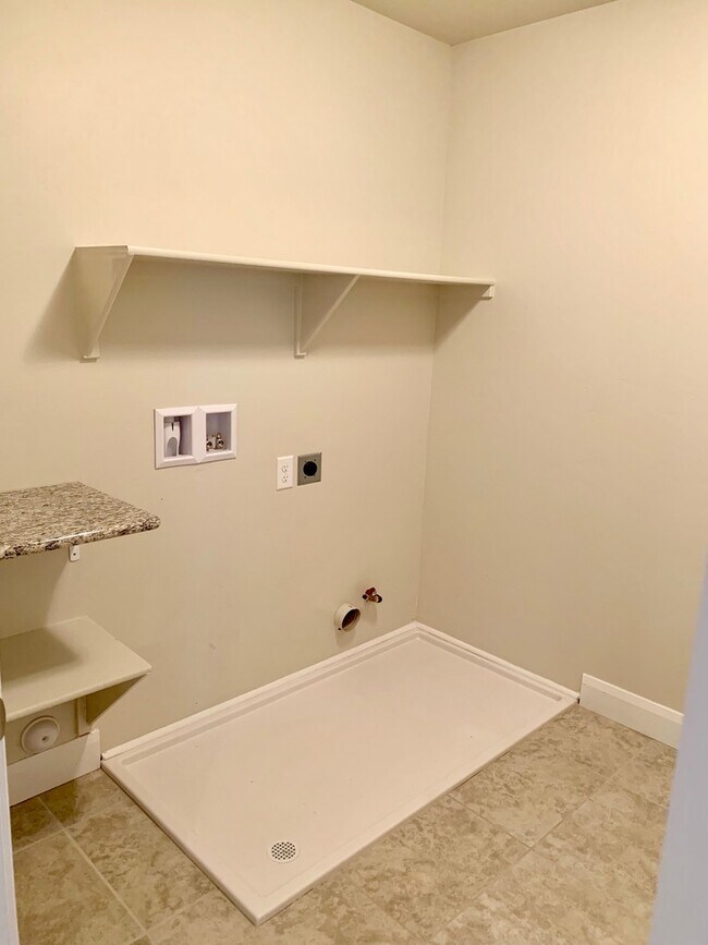 Building Photo - 3-BR/2-BA Townhome in Santa Clara