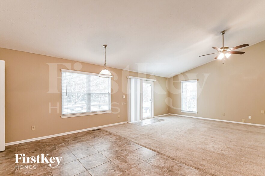 Building Photo - 7427 Cobblestone W Dr