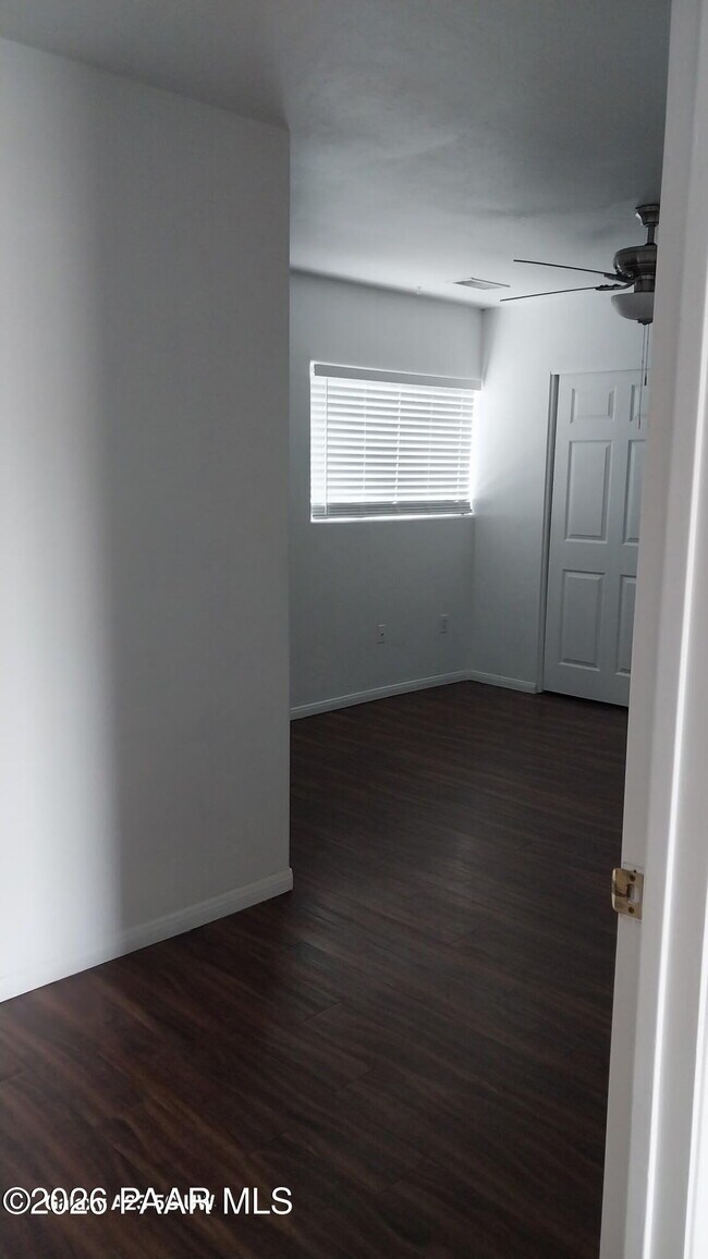 Building Photo - 9751 E Magma Dr