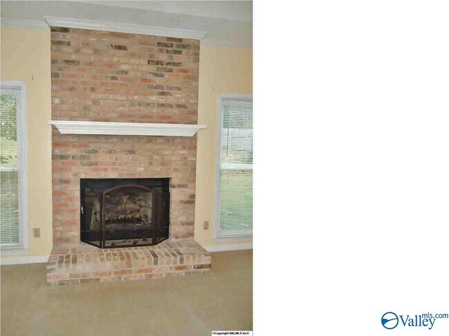 Building Photo - 722 Highland Dr