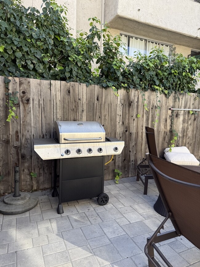 Building Photo - 11652 Chenault St