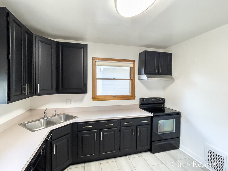 Building Photo - 3538 Burch Ave