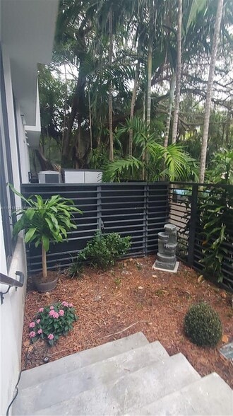 Building Photo - 1155 102nd St