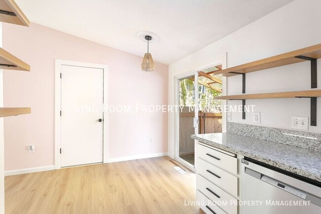 Building Photo - 3822 SE 62nd Ave