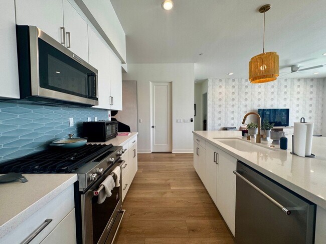 Building Photo - COMING SOON! STUNNING 3 Bedroom/2.5 bathroom in the highly desired Miralon Community!