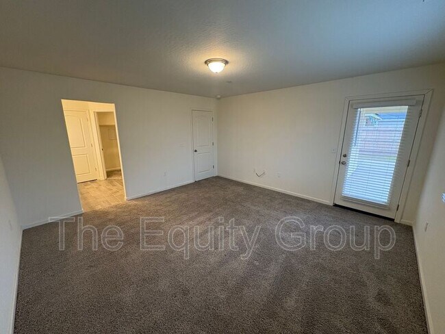 Building Photo - 1946 E School Ave