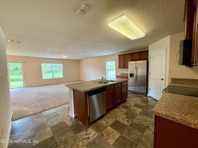 Building Photo - 3635 Summit Oaks Dr