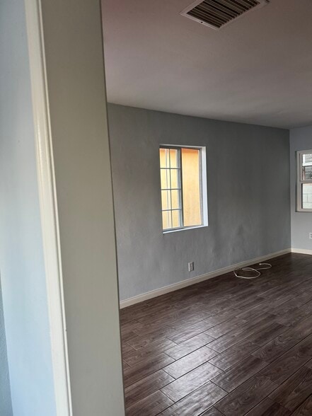 Building Photo - 225 1/2 N Townsend Ave