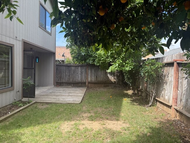 Building Photo - 832 Morissette Way