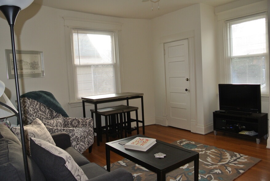 living or dining room - 3547 Edwards Rd