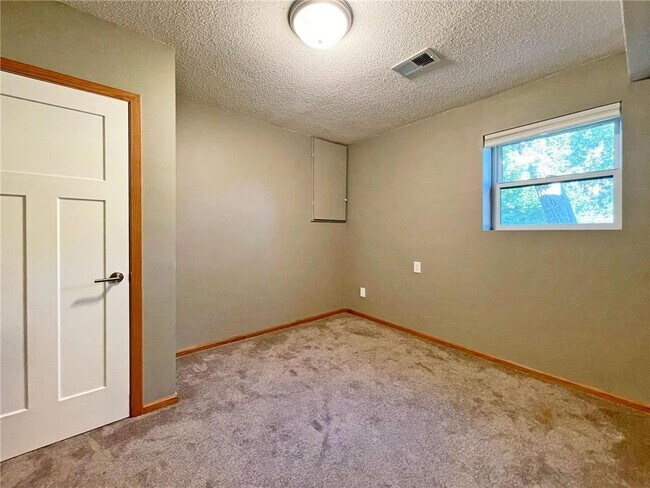 Building Photo - 6313 France Ave S