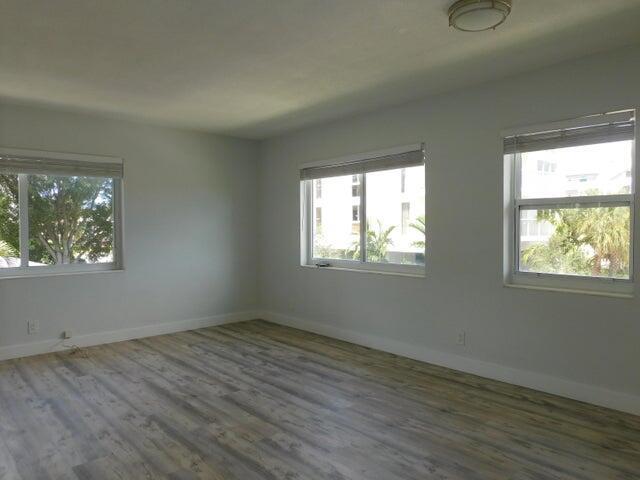 Building Photo - 15 S Palmway
