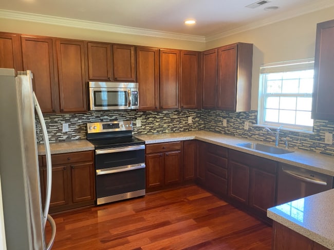 Building Photo - 105 Saltybrook Ln