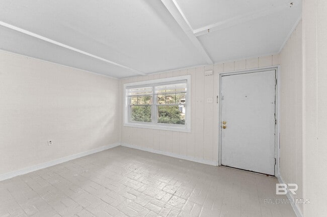 Building Photo - 200 S Hillside Ln