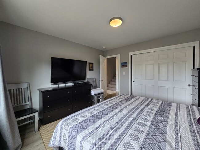 Building Photo - Beautiful Quemazon Home (5085 Alegria)