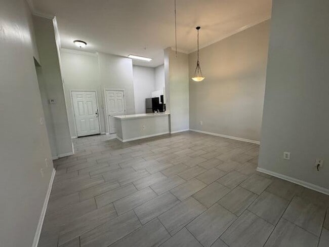 Building Photo - 1 Bedroom Ground Floor Downtown Celebratio...