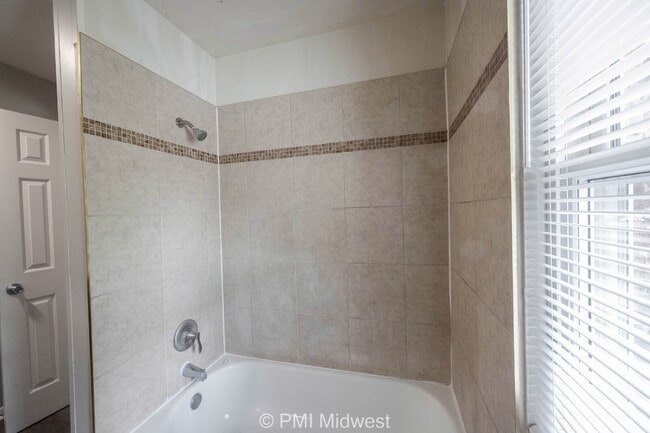 Building Photo - 3026 Osceola Ln