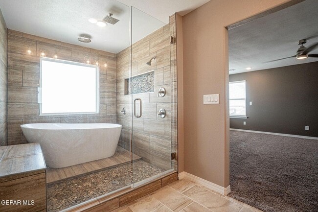 Building Photo - 2241 Tierra Delmonte Dr