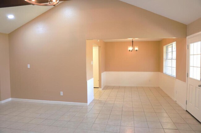 Building Photo - 2327 Shadbury Ct