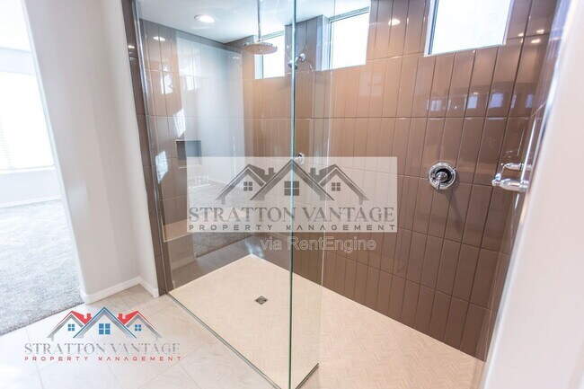 Building Photo - 17625 W Pasadena Ave