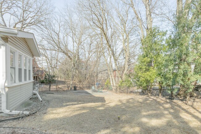 Building Photo - Fully Furnished 5 Bedroom 2.5 Bathroom in Madison, WI