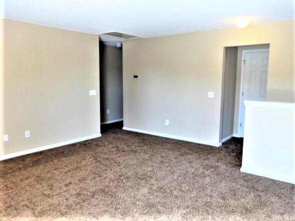 Building Photo - 235 Emerald Isle Dr