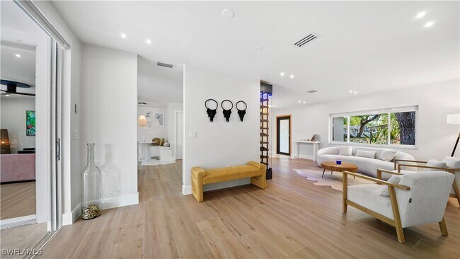Building Photo - 4712 Mi Casa Ct