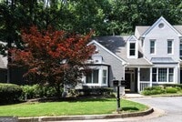 Building Photo - 304 Bridle Path