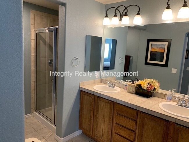 Building Photo - 3025 Redhaven Way