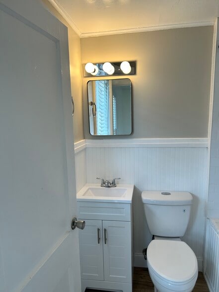 Bath - 2443 4th Ave N