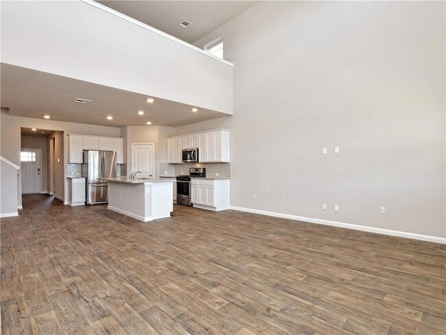 Building Photo - 401 Rainmaker Ln