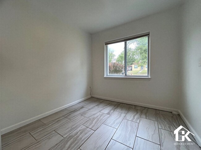 Building Photo - 17310 Fenton St