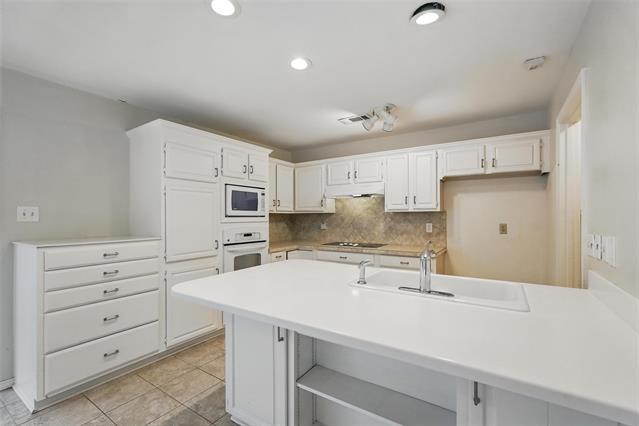 Building Photo - 2813 Prescott Dr