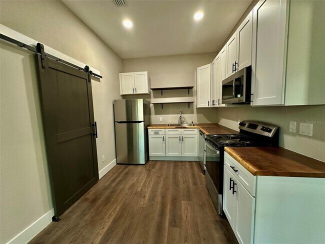 Building Photo - 13647 NE 141st Dr
