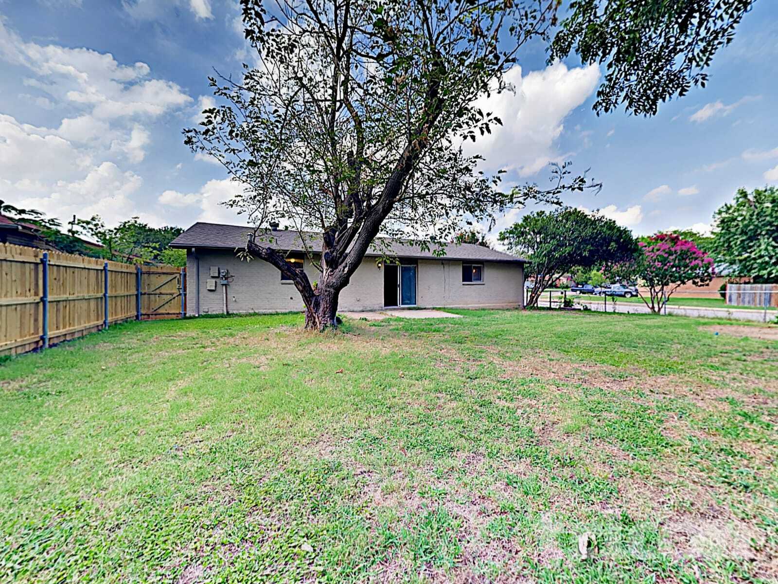 Building Photo - 1308 E Timberview Ln