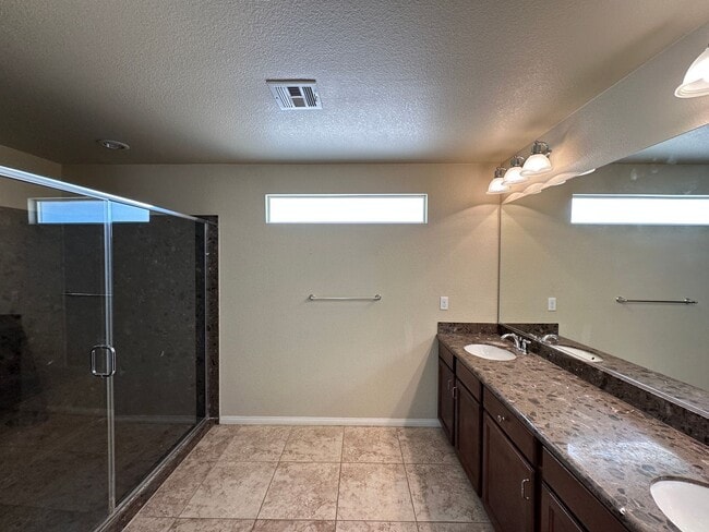 Building Photo - Sonata Within Pinnacle Peaks Phase 2 Amd