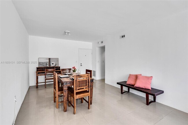 Building Photo - 800 West Ave