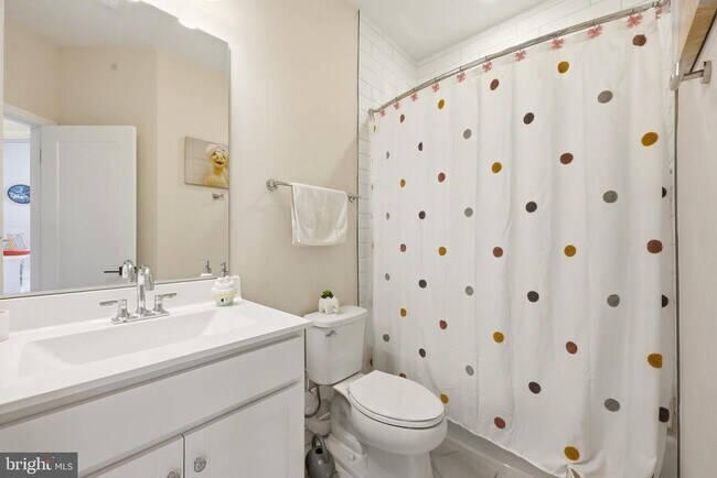 Building Photo - 22810 Tawny Pne Sq