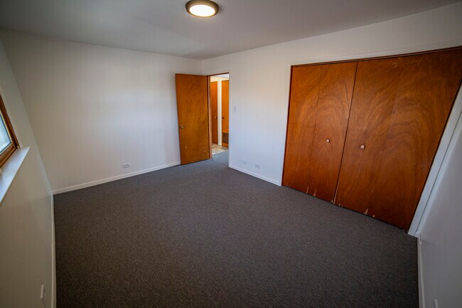 Building Photo - 2336 122nd St