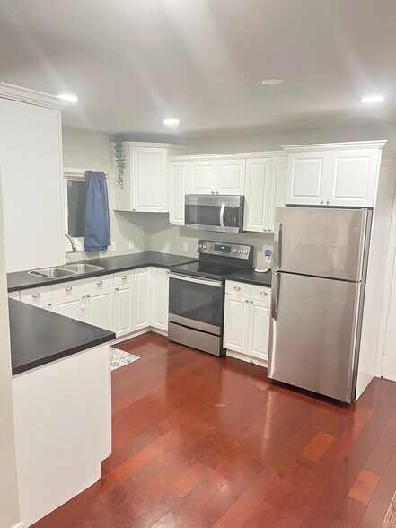 Kitchen - 596 Dell Rd