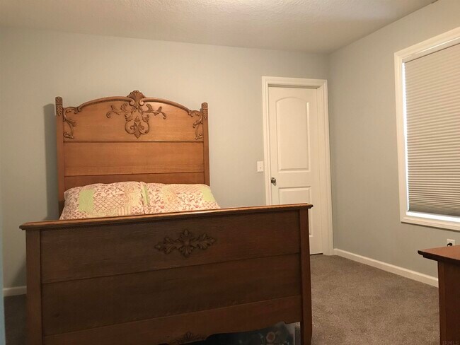 Building Photo - 2119 Meadowsweet Pkwy