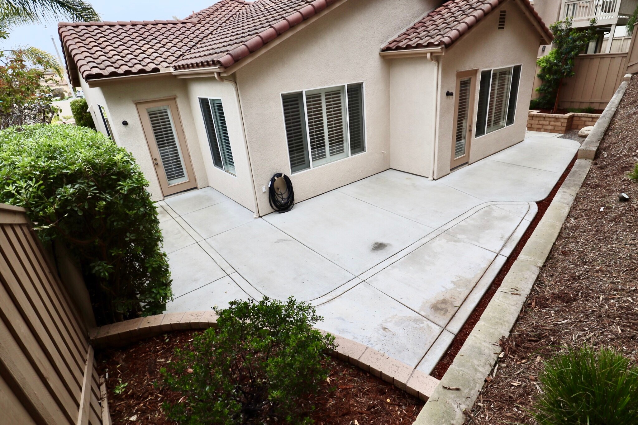 Building Photo - 1174 Mariposa Rd