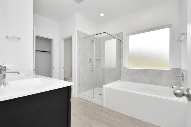 Building Photo - 3843 Pierce Pl Ln