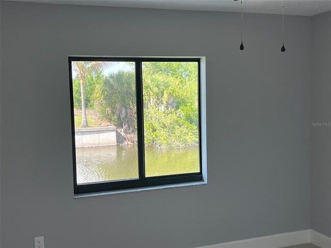 Building Photo - 13180 Amaryllis Cir
