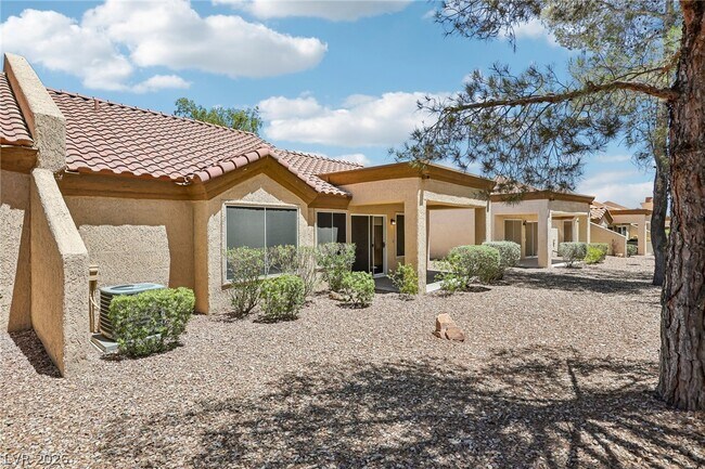 Building Photo - 8701 Prairie Hill Dr