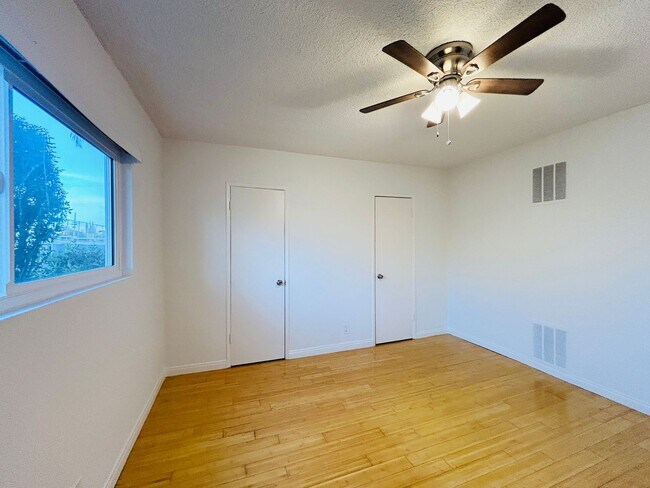 Building Photo - Durango