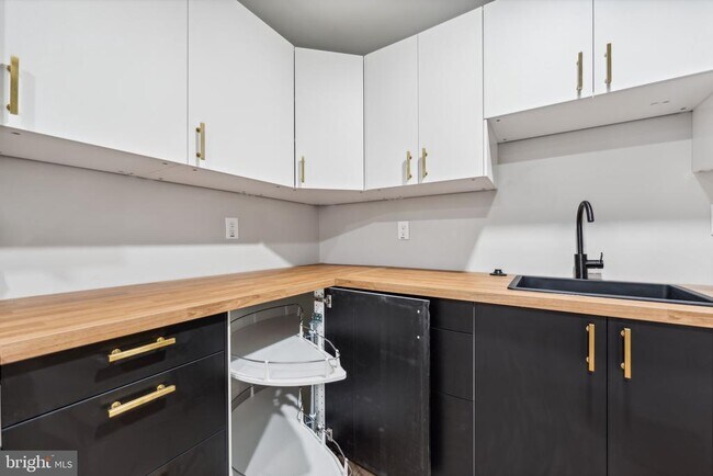 Building Photo - 7006 Friendship Rd