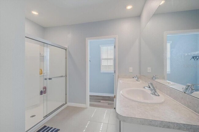 Building Photo - 3919 Willow Branch Pl