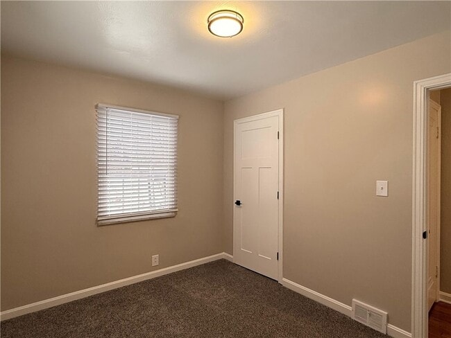 Building Photo - 714 Pershing St