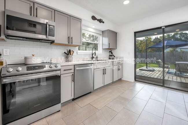Building Photo - 7575 Tippin Ave